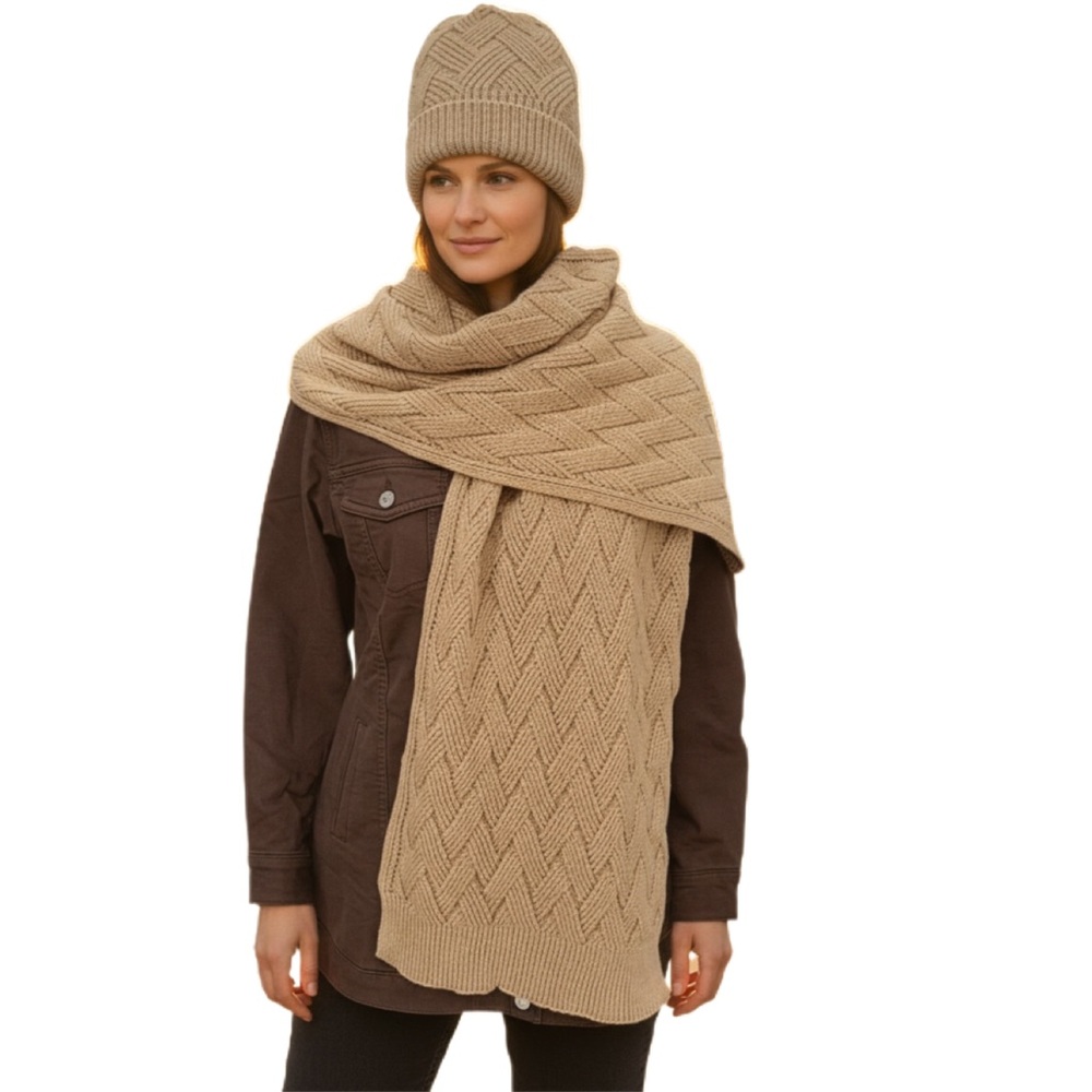 Laundry by Shelli Segal Scarf with Beanie Hat/Boxed/Camel